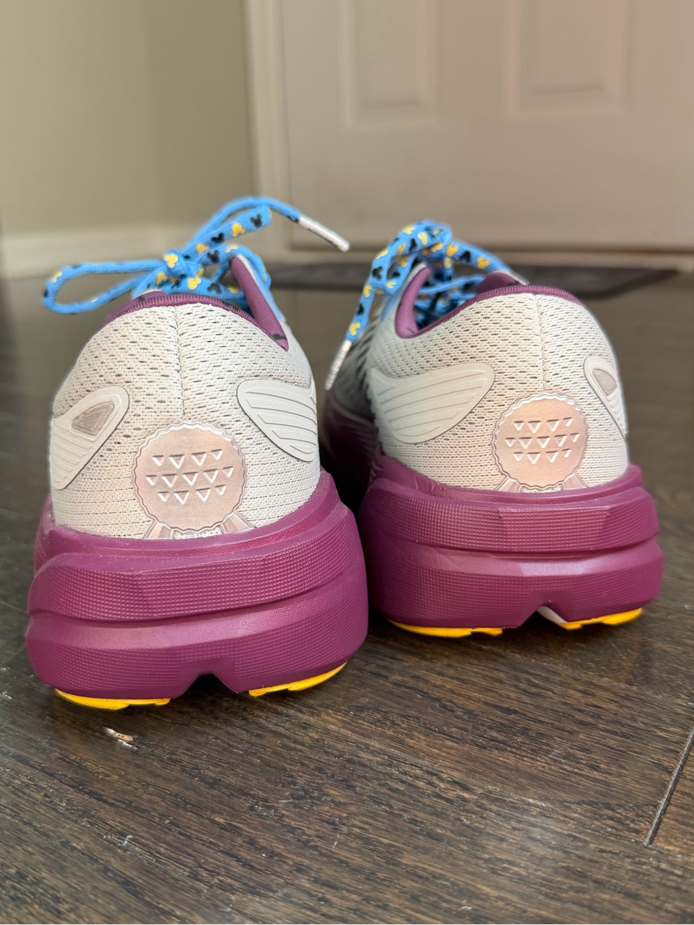 runDisney x Brooks Ghost Max 3 — 2025 Wine & Dine Half Marathon — 7.5 Medium - Picture 3 of 9